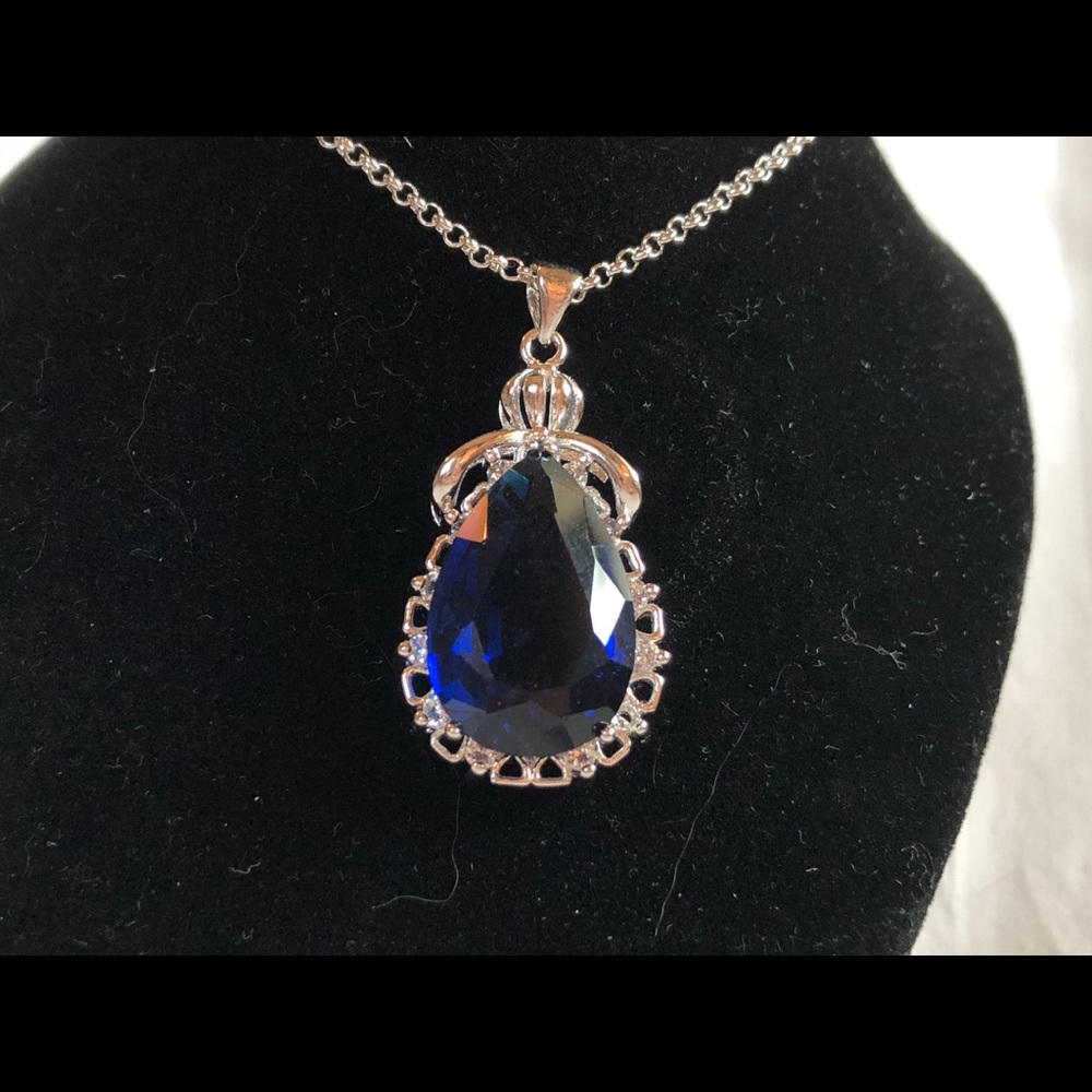 Sapphire Quartz Waterdrop & White Topaz Pendant - Picture 5 of 8